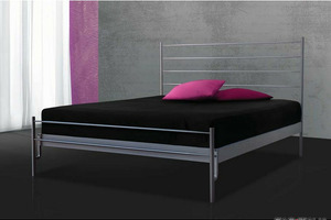 Letto minimal in ferro battuto